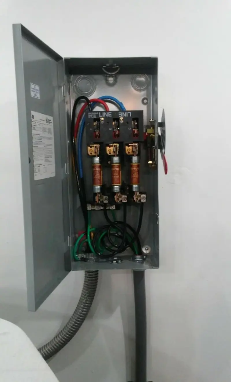 Three-phase disconnect switch installed for Electrical Wiring & Rewiring in Ray